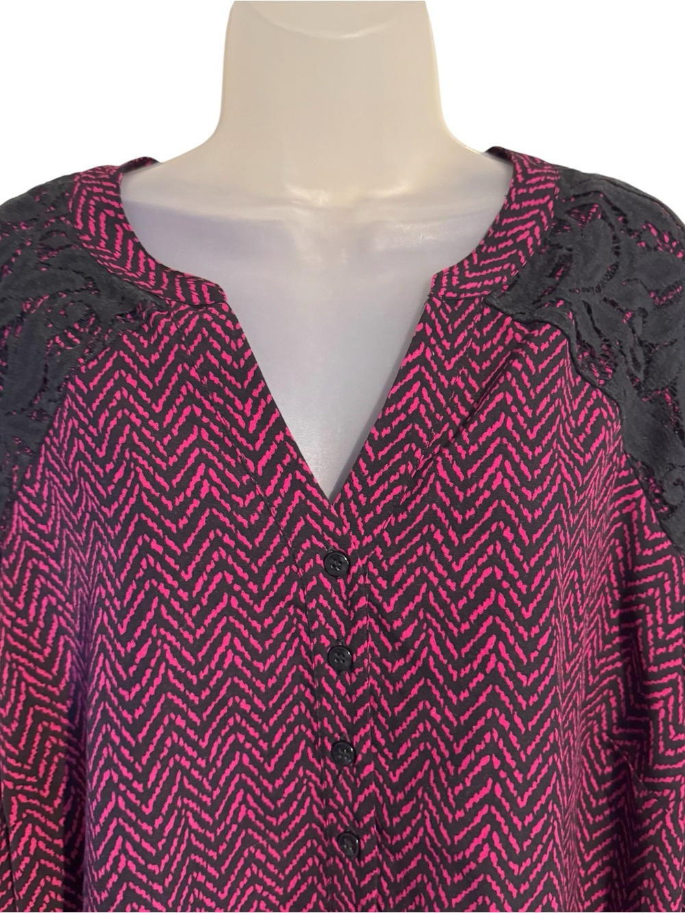 Catherine's Pink/Black Print Top with Black Lace Yoke PLUS: 2X Bin#14 - Picture 2 of 9